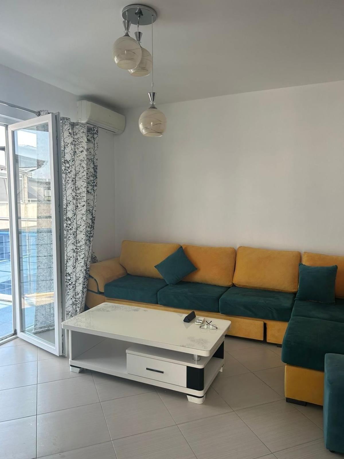 Apartament Johnys Shëngjin